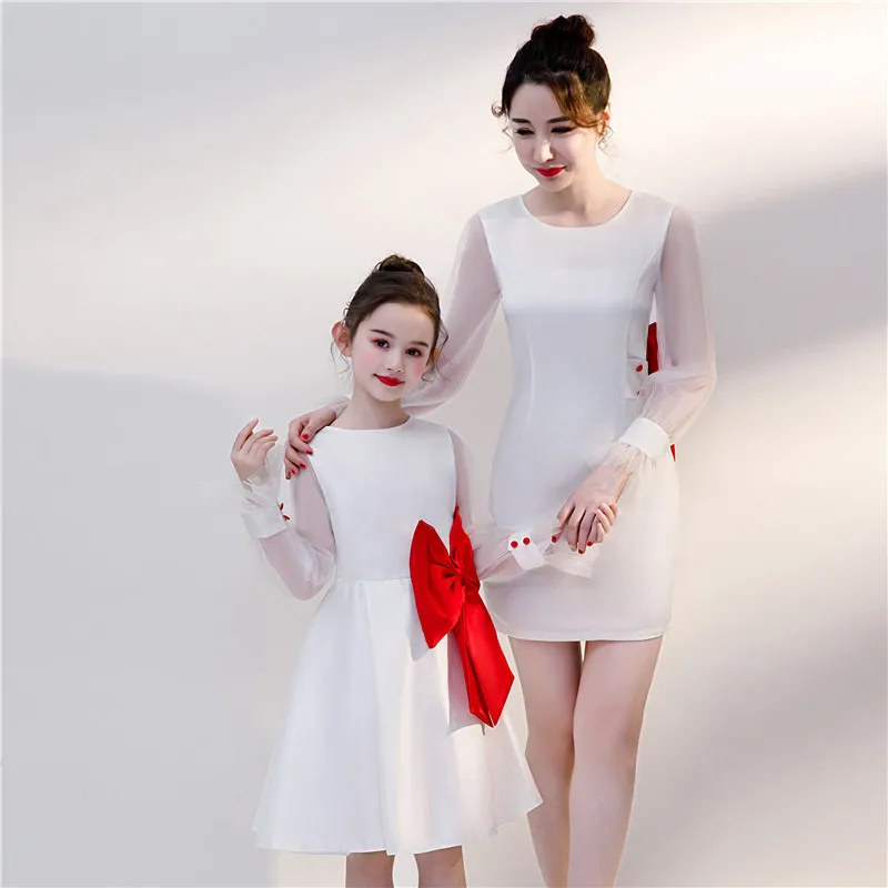 Одинаковая одежда для всей семьи в винтажном стиле Стильные вечерние платья