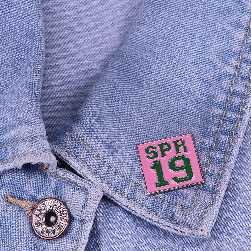 DST SPR 19 sisterhood модная заколка для лацканов! Сезон в любом году они будут держаться