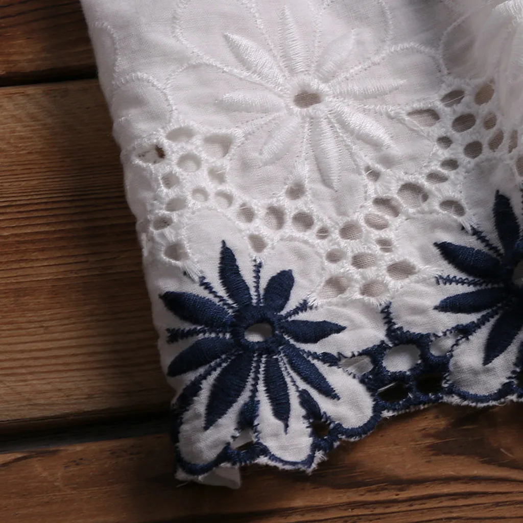 Женская летняя блузка с вышивкой винтажная коротким рукавом и v образным вырезом