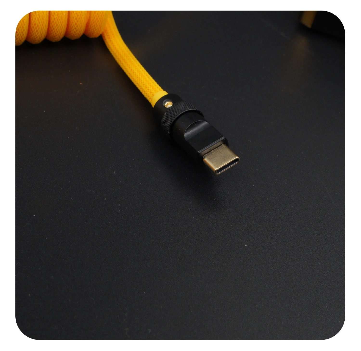 

GeekCable Hand-made Customized Keyboard Data Cable Rear Aviation Plug Black Hardware Electrophoresis Yellow Type-C Keyboard