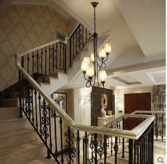 安い ヴィラデュプレックスシンプルなヨーロッパスパイラル階段ライトモダンレトロクリエイティブアート階段ロングシャンデリア