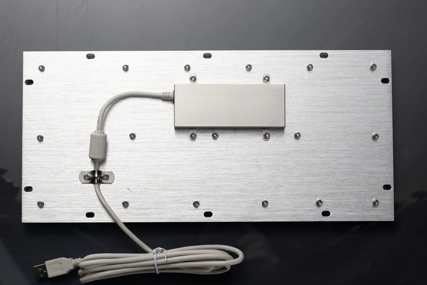 Водонепроницаемая прочная компактная металлическая промышленная клавиатура из