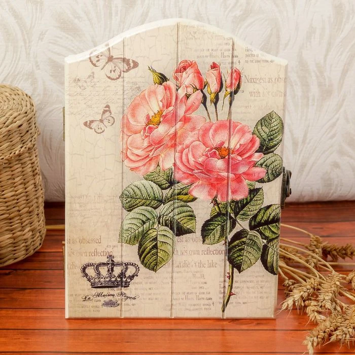 Ключница дерево 4 крючка &quotРозовые пионы. Корона&quot 22 5х15 5х5 см|Подставки для