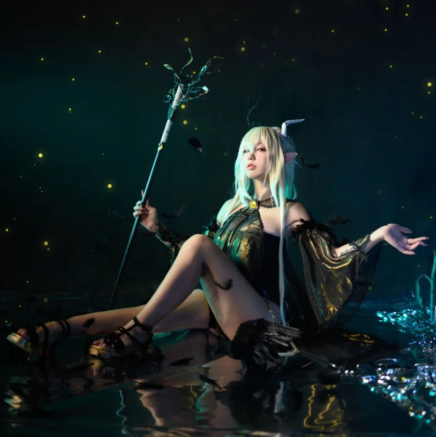 [Индивидуальный заказ] Блестящий купальный костюм из игры Рыцари новый тихий