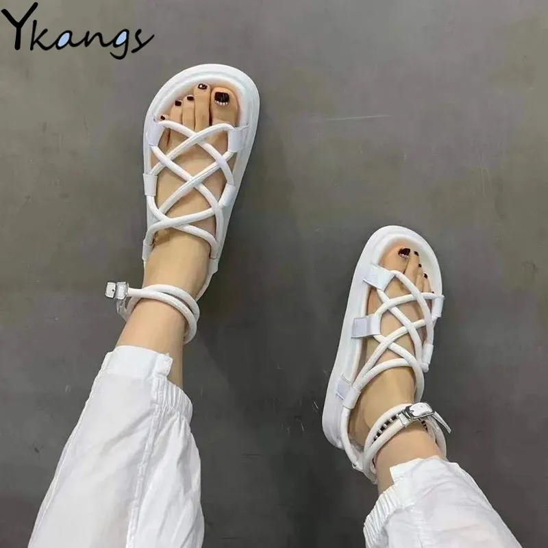 

Сандалии с перекрестными ремешками, летние дышащие быстросохнущие пляжные сандалии в Корейском стиле, уличные сандалии с плоскими ремешка...