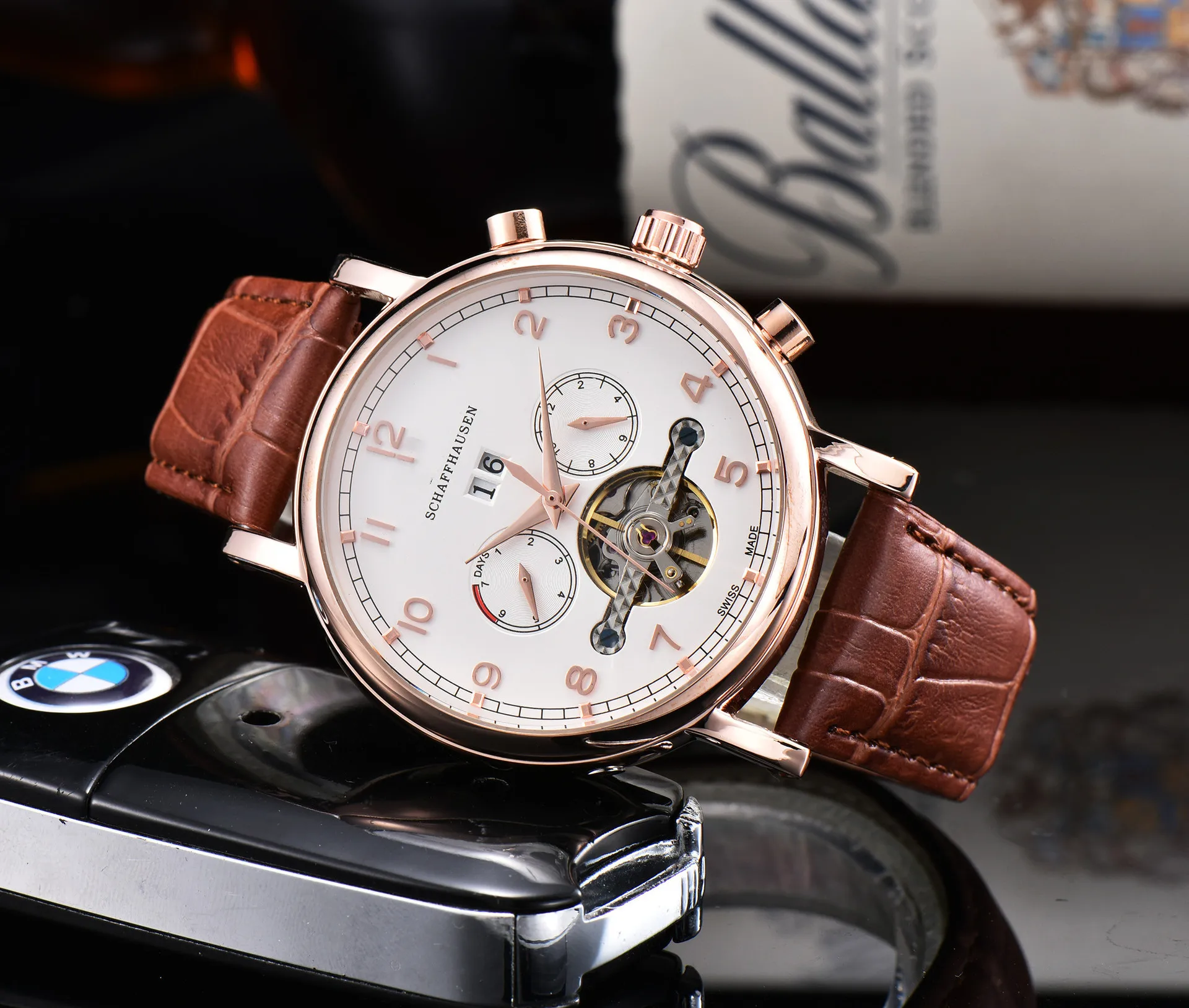 

New fashion classic men's high grade business watch waterproof watch wine barrel watch personality WATCH QUARTZ WATCH