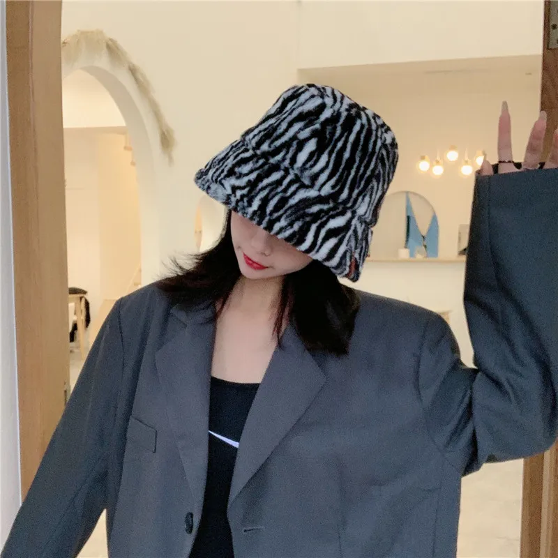 Корейский осень зима модный пушистый бархатное ведро шляпа для женщин наушник