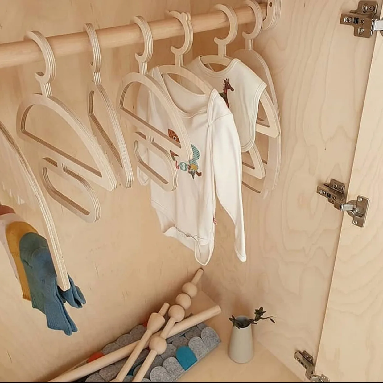 

Wooden Baby Clothes Racks Portable pants Display Hangers Rack Children Home Room Nordic Nursery Decor for Kid boy girl Present