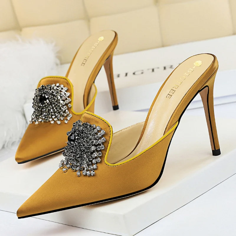 

2021 Luxury Women 10.5cm High Heels Slides Mules Designer Lady Gold Silver Heels Closed Toe Crystal Slippers Outsides Prom Shoes