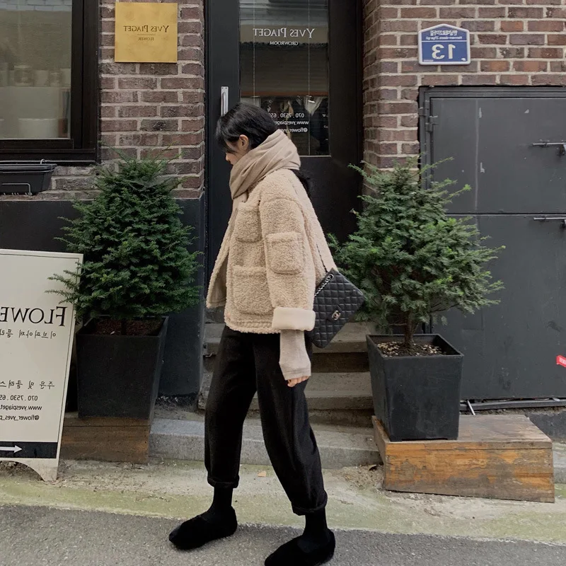 

Luxury Faux Wool Short Coats Jacket Woman 2021 Autumn Winter High Quality Women Clothing Korean Thick Warm Coat New Harajuku