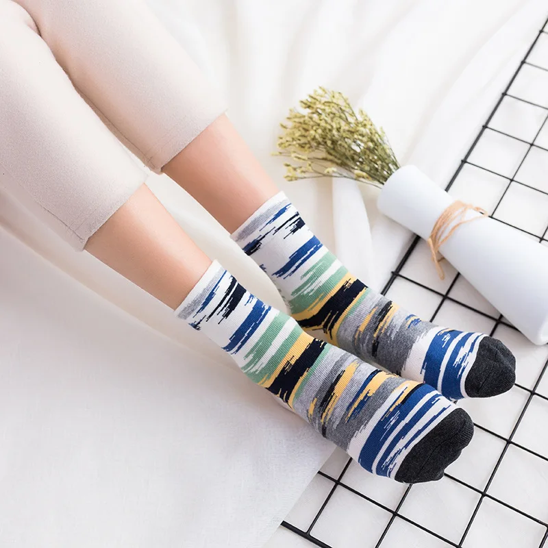 Новые яркие цвета радужные полосатые с рисунком смешные короткие носки Harajuku