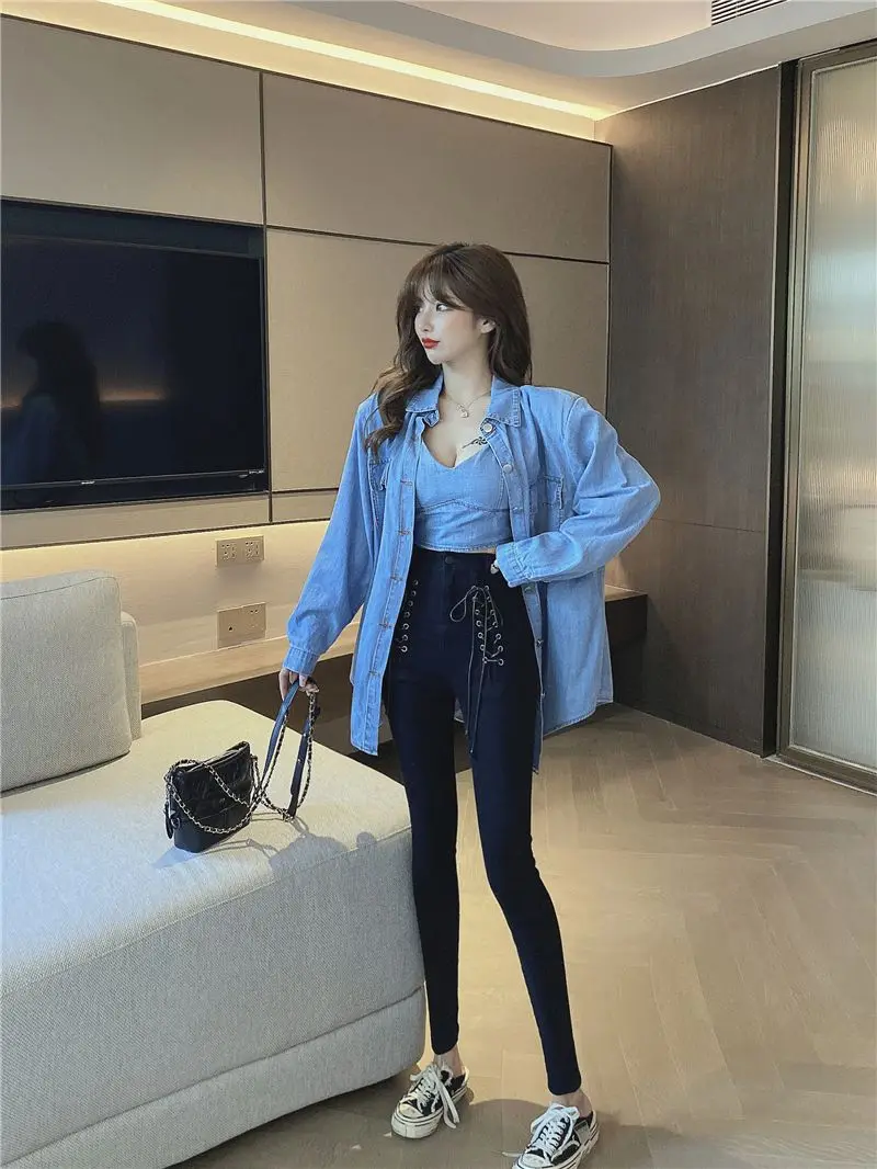 

COIGARSAM Vintage Women Denim Pants New Spring High Waist Jeans Black A8347