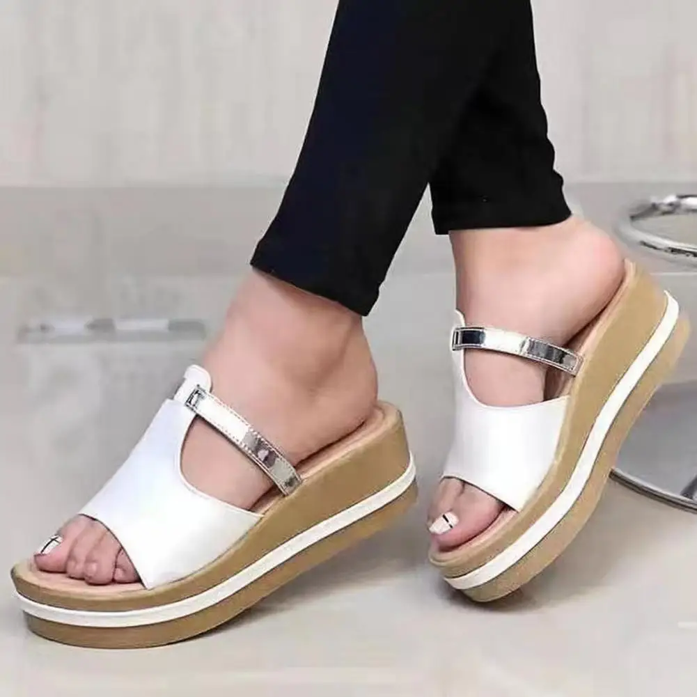 

2022 Summer Fashion New Women Casual Everyday T-strap Platform Slippers Faux Leather Open Toe Slip-on Sandals Footwear Hot Sell