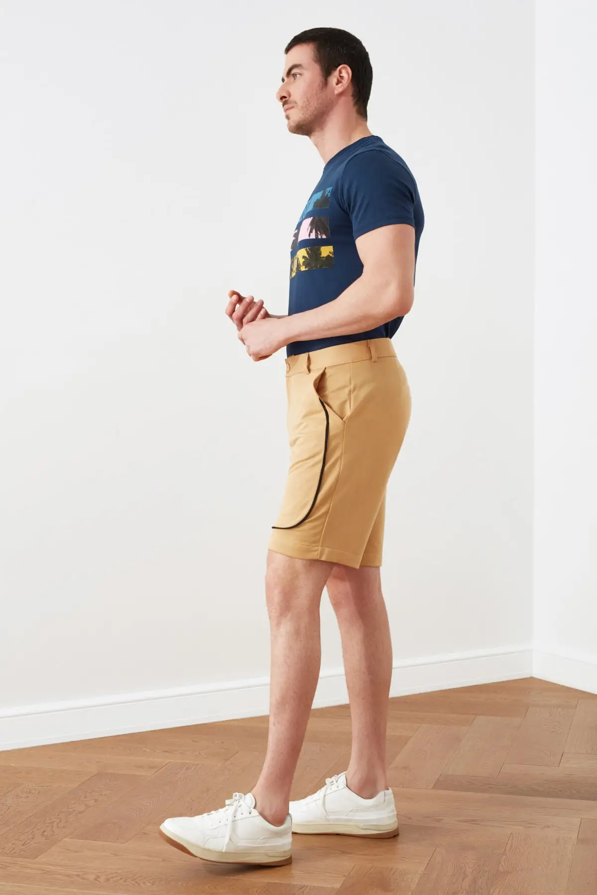 

Trendyol Men 'S Regular Fit Shorts & Bermuda TMNSS21SR0242