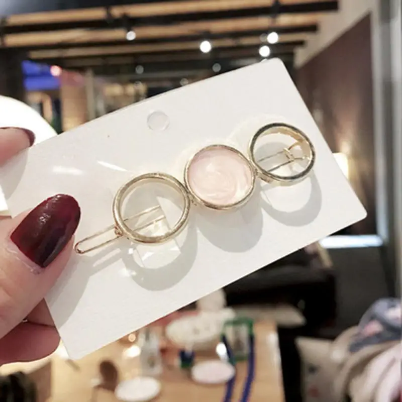 Темпераментная боковая клипса пятиконечная звезда круглая челка сломанная