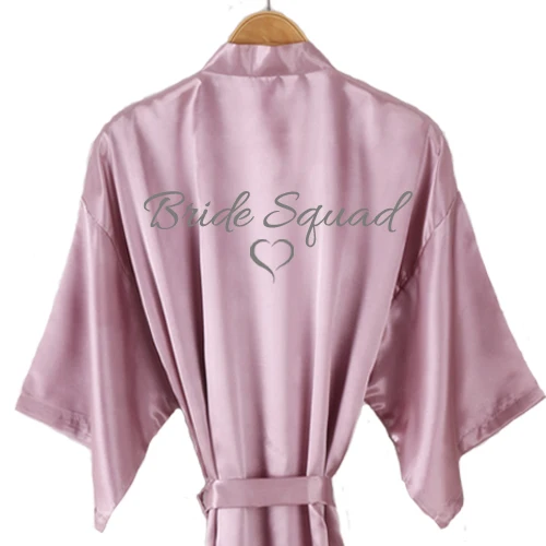 bride squad Великолепный mauve халат Атласный Женский атласный короткий кимоно с сердечками дизайн для свадьбы Вечерние одежда для невесты - Цвет: bride squad