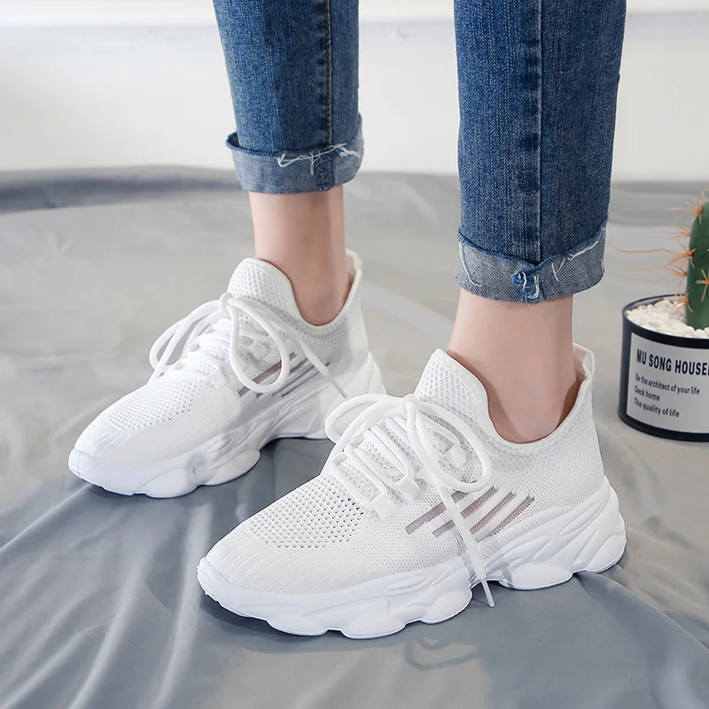 

Женская спортивная обувь, новинка 2021, дышащая сетчатая женская обувь для бега, удобная износостойкая модная повседневная обувь на мягкой по...