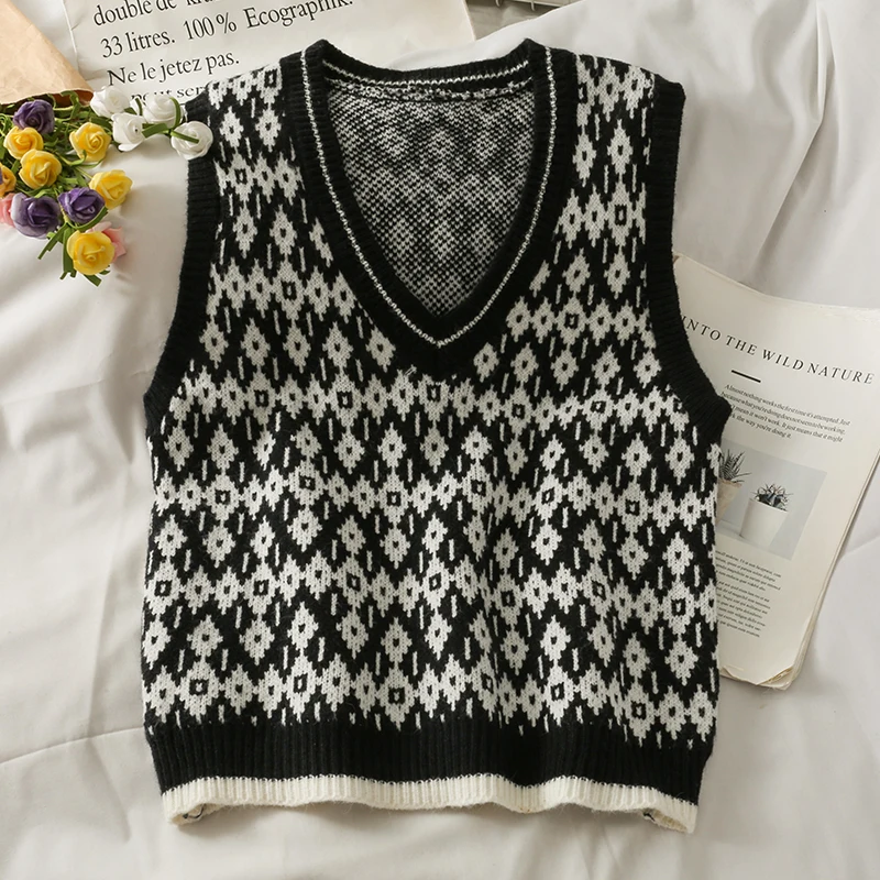 

Abrini Knitted Sweater Vest Women Vintage Autumn V-Neck Preppy Style Cashmere Female Loose Rhombus Vest For Women 2021 Winter