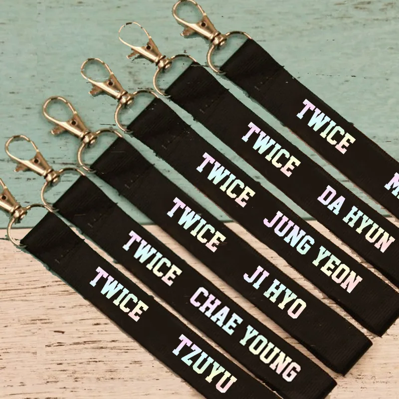 Дважды альбомный сигнал Kpop Tzuyu Pin Dahyun Sana название брелок K pop подвеска лазерный