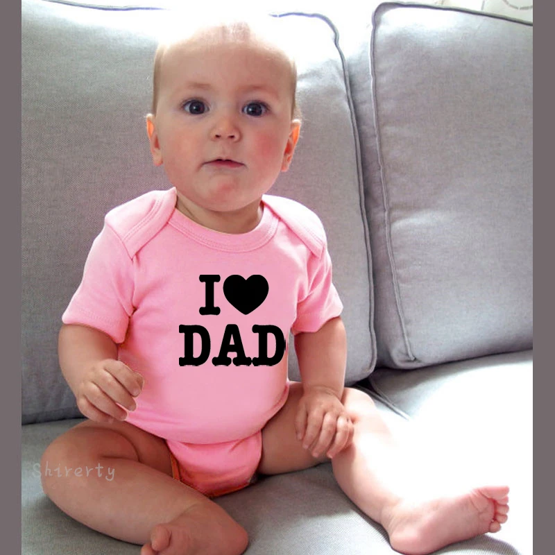 С принтом I Love Dad для новорожденных хлопковые игровой костюм с коротким рукавом