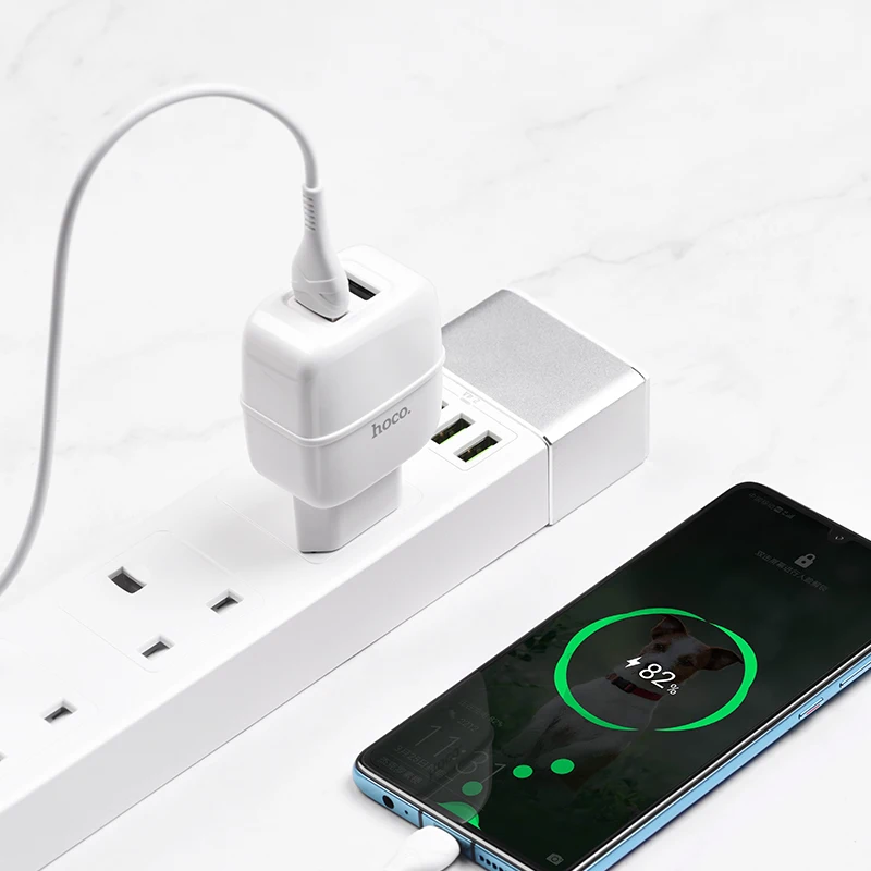 Универсальное настенное зарядное устройство HOCO 5V2.4A с двумя USB портами