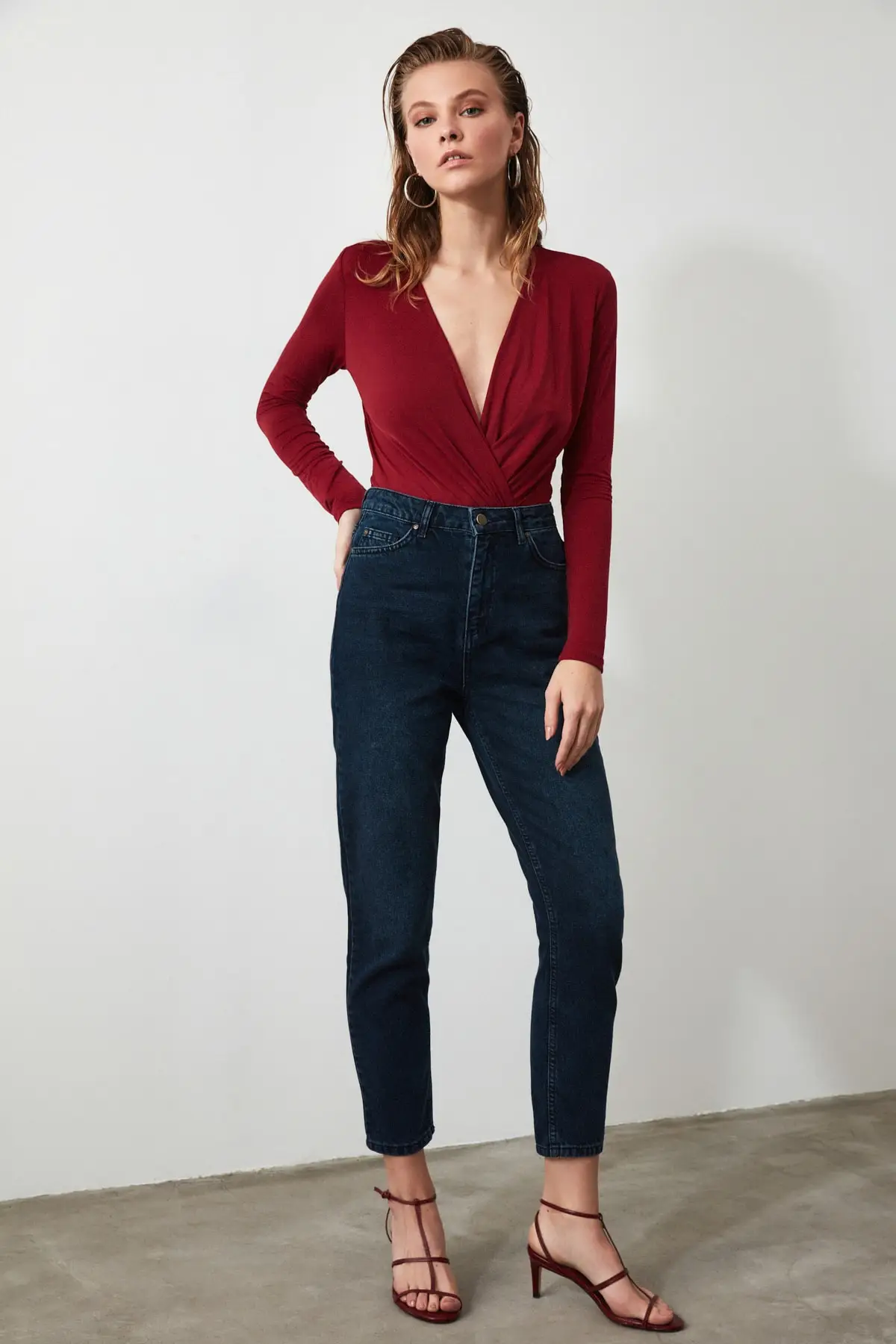 Trendyol темно синие джинсы для мам с высокой талией TWOAW20JE0180| |