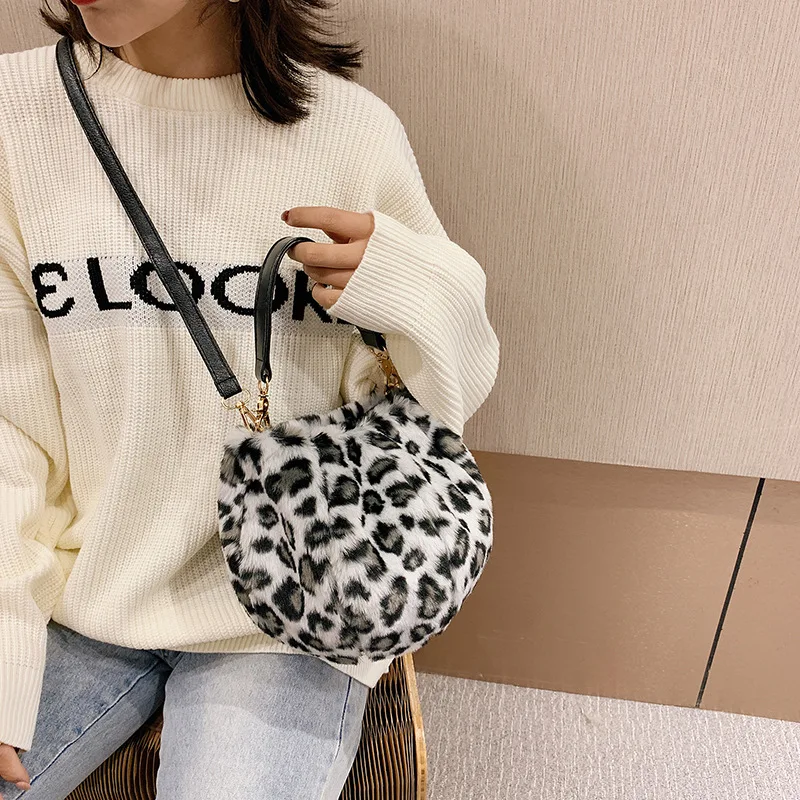 YYW Vintage Shoulder Bag Women Fashion Faux Fur Bucket Bag Handbag Ladies Drawstring Chain Shoulder Crossbody Bags Purses