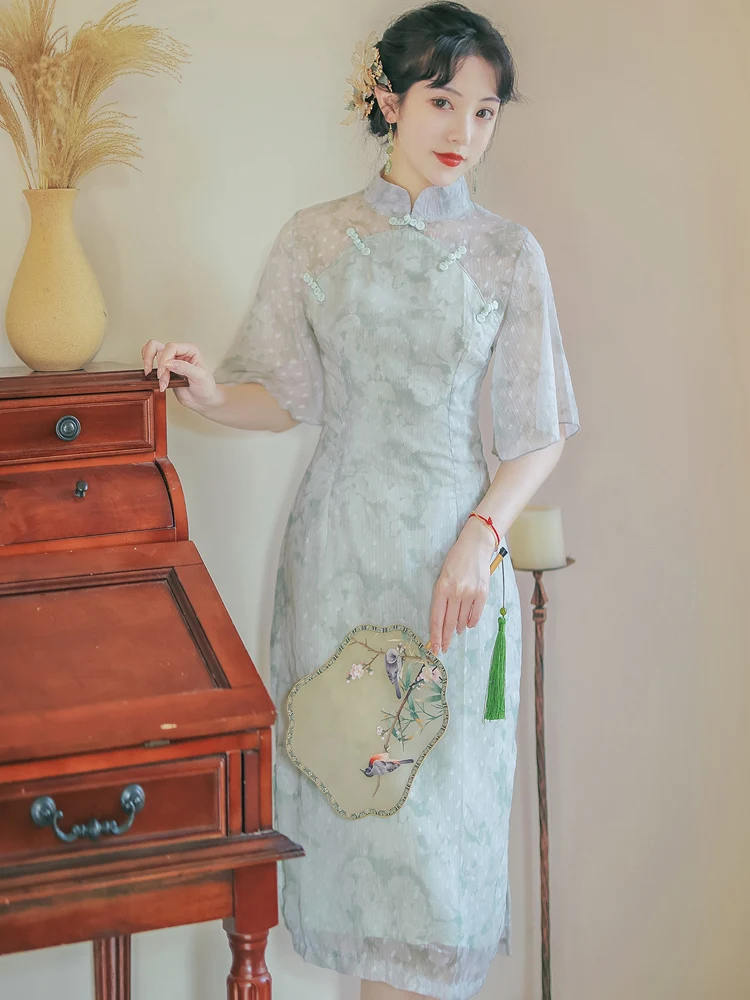 

Платье в стиле ретро