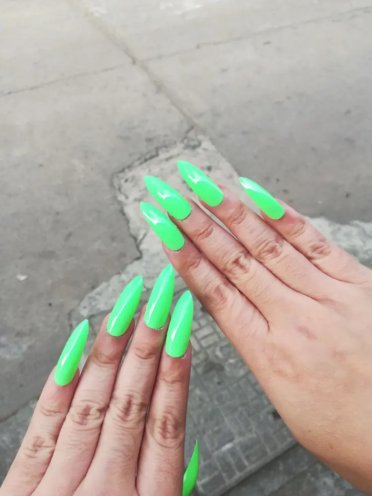 Сверхдлинные флуоресцентные зеленые накладные ногти Cosply Performance на шпильке с
