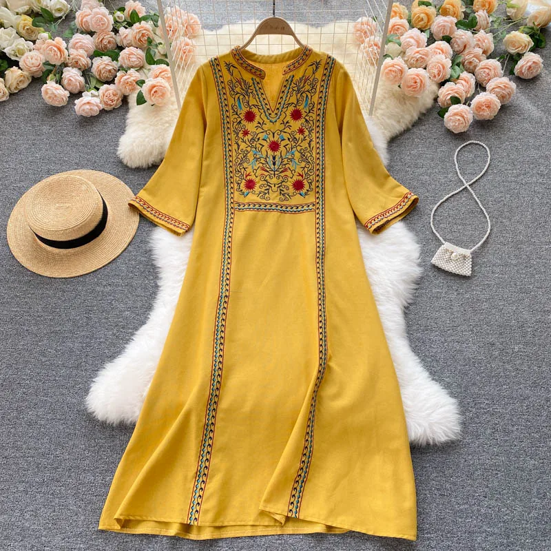

Women Summer Cotton Linen Dresses Embroidered Flower Three Quarter V-Neck Loose Long Dress All-match Female Vestidos 2021 New