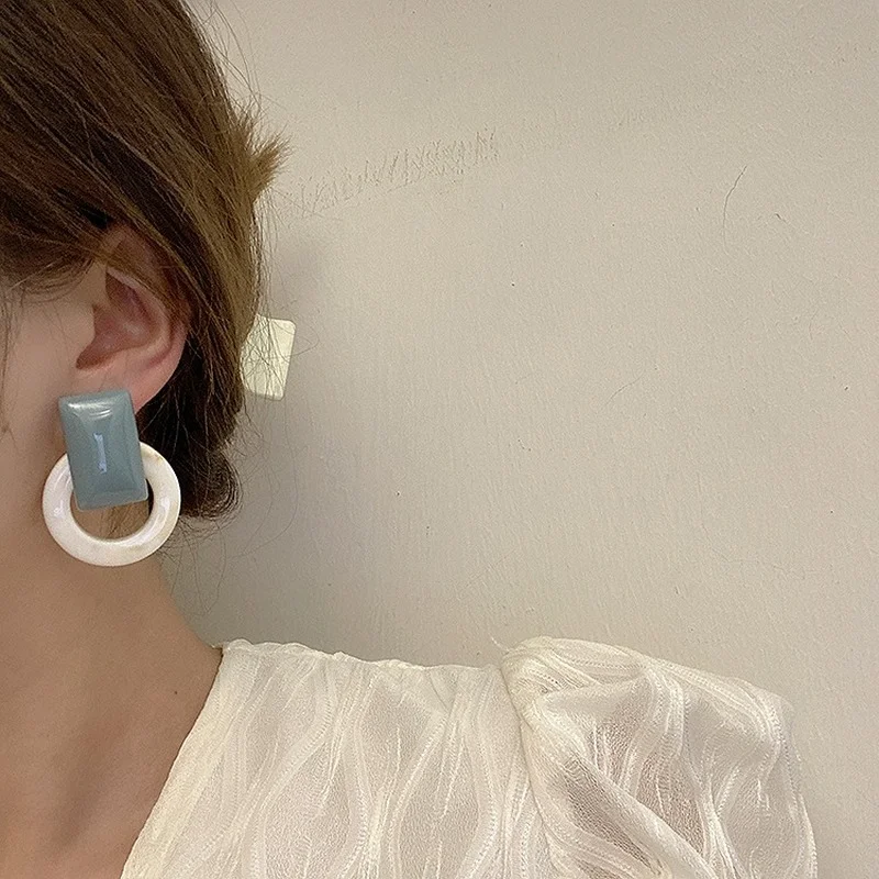 

Korean Fashion Geometric Round Elegant Vintage Blue Color Acrylic Resin Stud Earring for Women Statement Simple Jewelry 2021 New