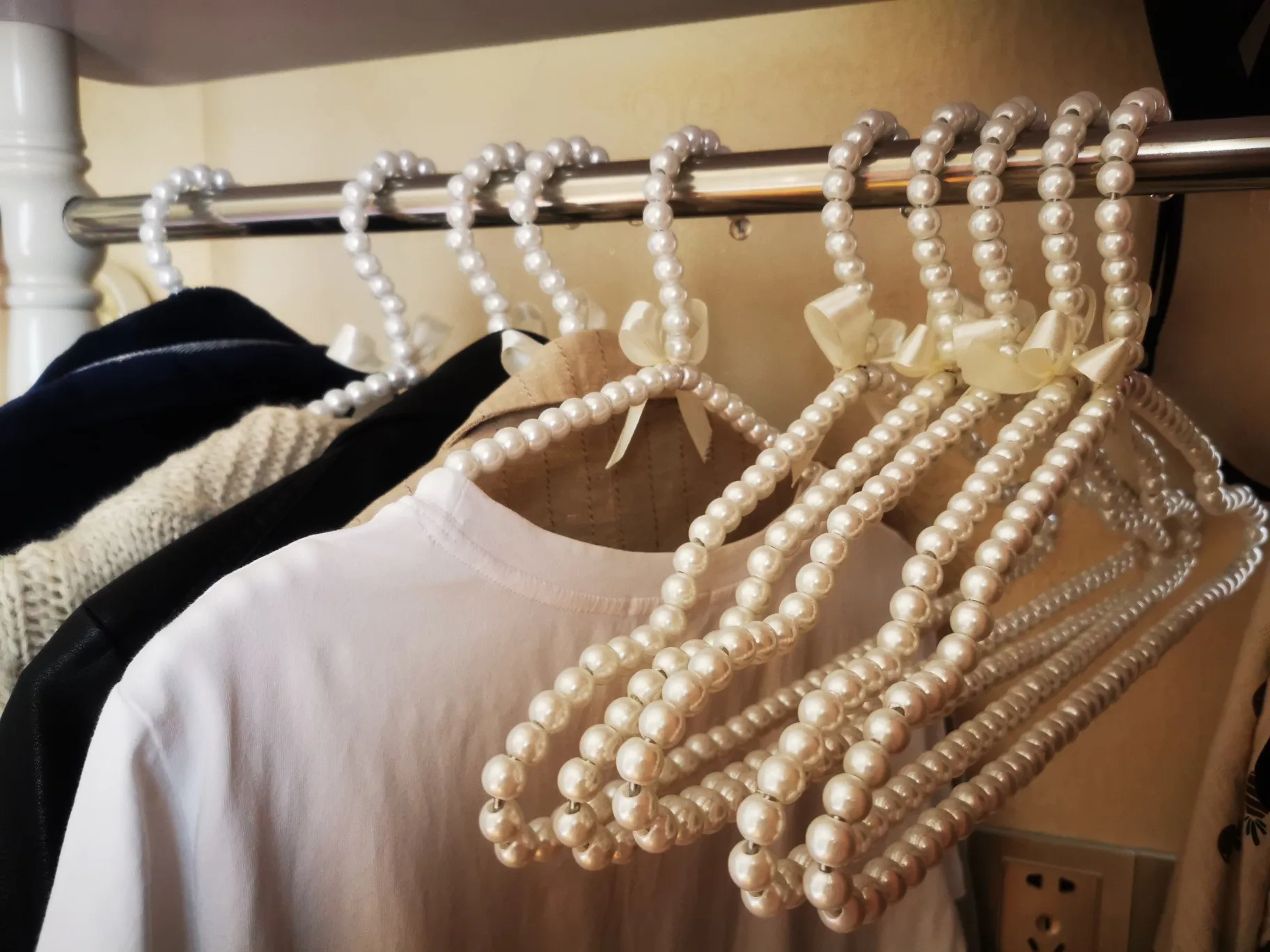 Белая жемчужина вешалка для одежды органайзер европейского магазина одежды шарф шкаф хранение платья женщины свадебная юбка вешалки.