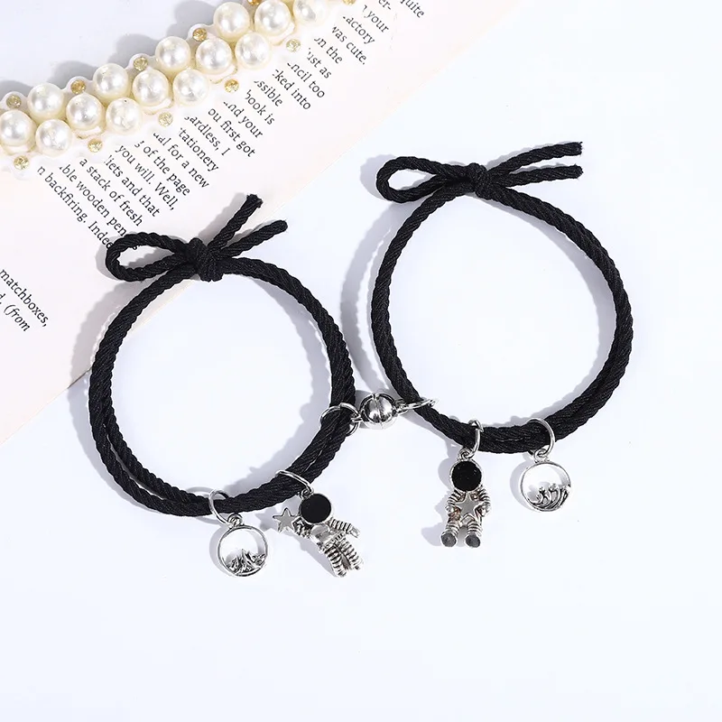 

A Pair of Astronaut Pendant Accessories Attracting Couples Bracelets for Boyfriend Friendship Gifts Rubber Bands