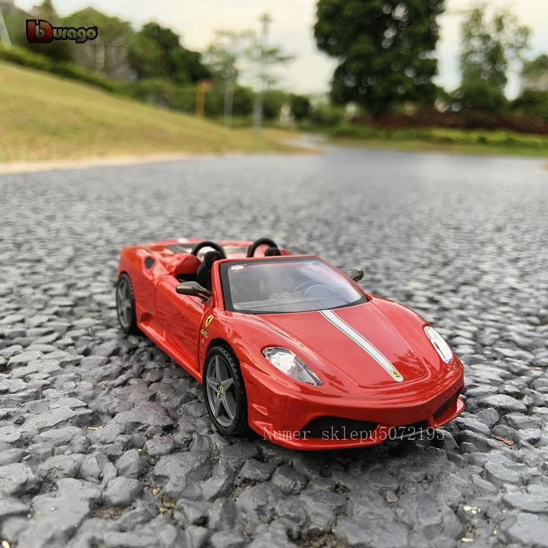 Bburago 1:32 Ferrari Scuderia Spider 16M серия акриловая коробка для демонстрации ралли Модель