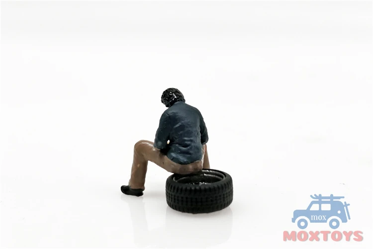 CLDC 1:64 рисунка в железной коробке |