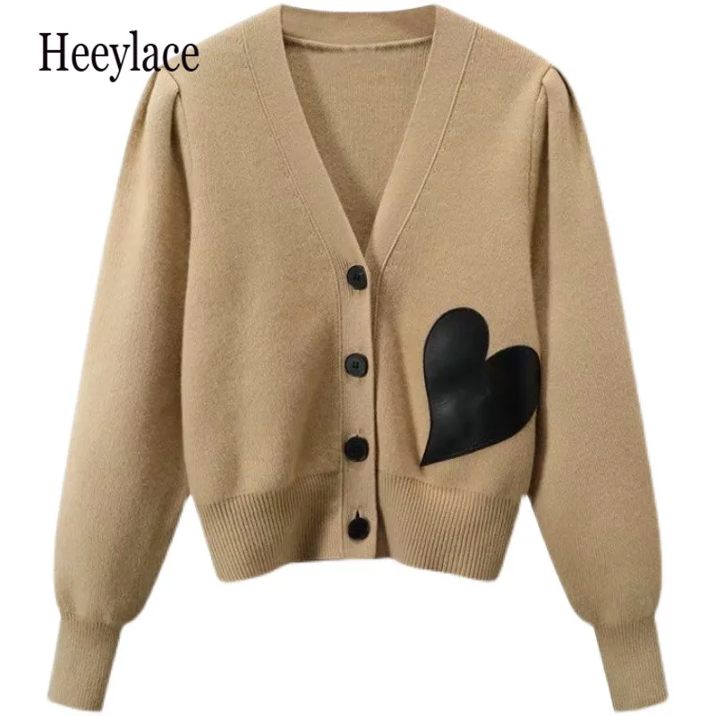 

2021 Autumn Winter Women V-Neck Knit Cardigan Heart Patch Ladies Long Sleeve Single-Breasted Sweater Outwear Female Knitwear Top