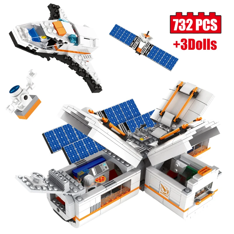 

732pcs Creator Moon Space Station Building Block Technic Manned Spacecraft Bricks Set Figures Satellite Children's Toy Gift