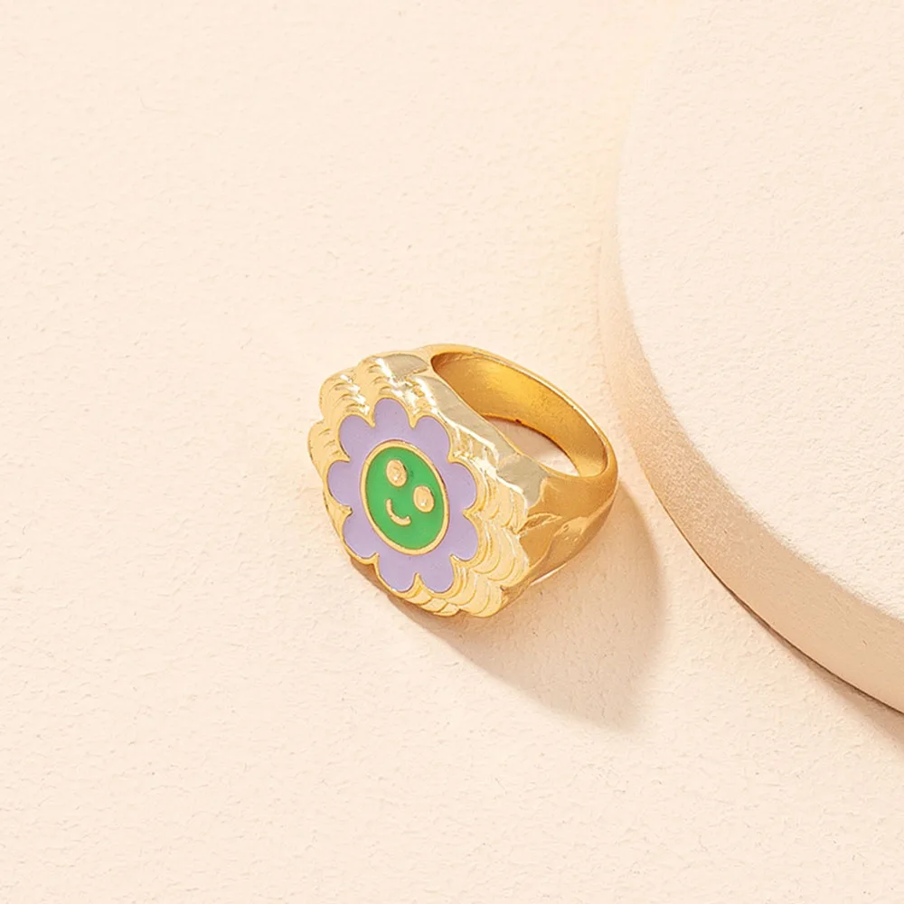 

Fashion Women Rings Creative Vintage Enamel Gold Color Ring Chic Heart Clouds Plant Crystal Ring Ladies Girls Party Jewelry Gift