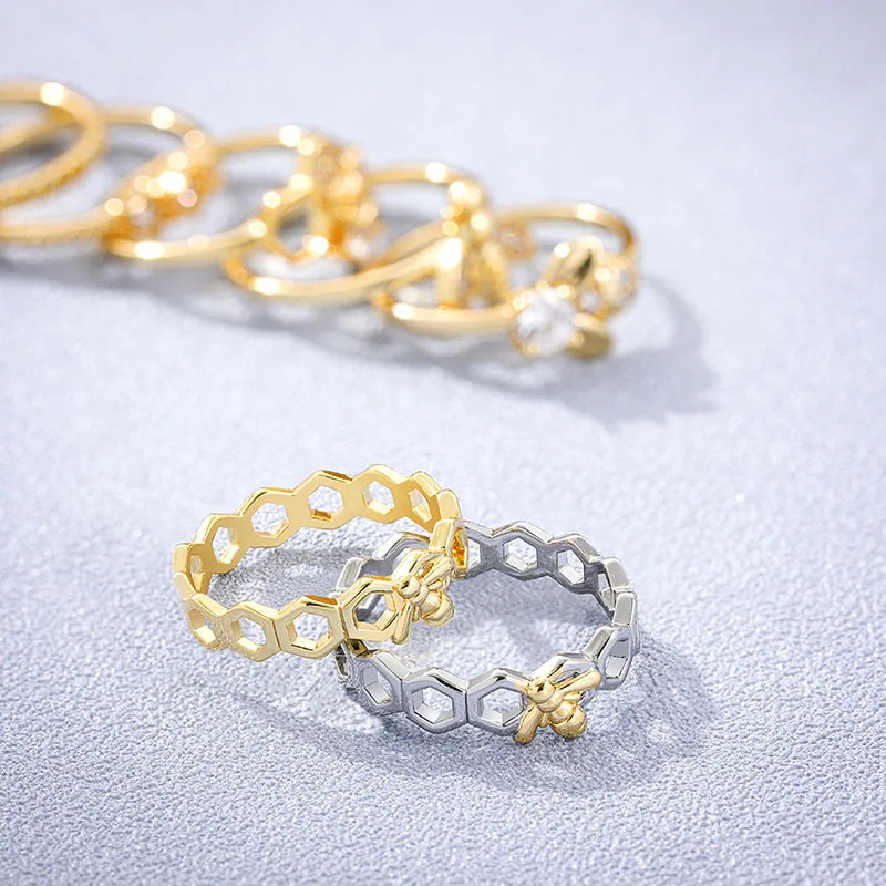 

2021 Trend Creative Honeycomb shape Ring Hollow Out Geometry Gold Color Bee Zircon Ring Party Jewelry For Women Girls