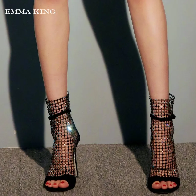 Женские пикантные босоножки из натуральной кожи в сеточку с вырезами и