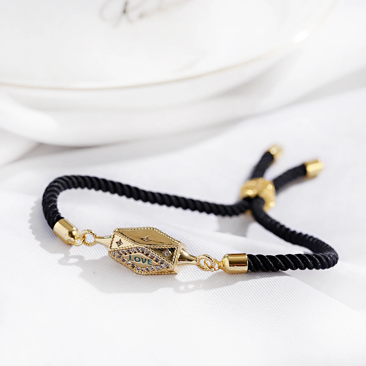 Love Pendant Bracelet for Women Men Bohemian Hoho Gold Color Long Chain Bracelet Cuple Pop Art Punk Hip Hop Fashion Jewelry