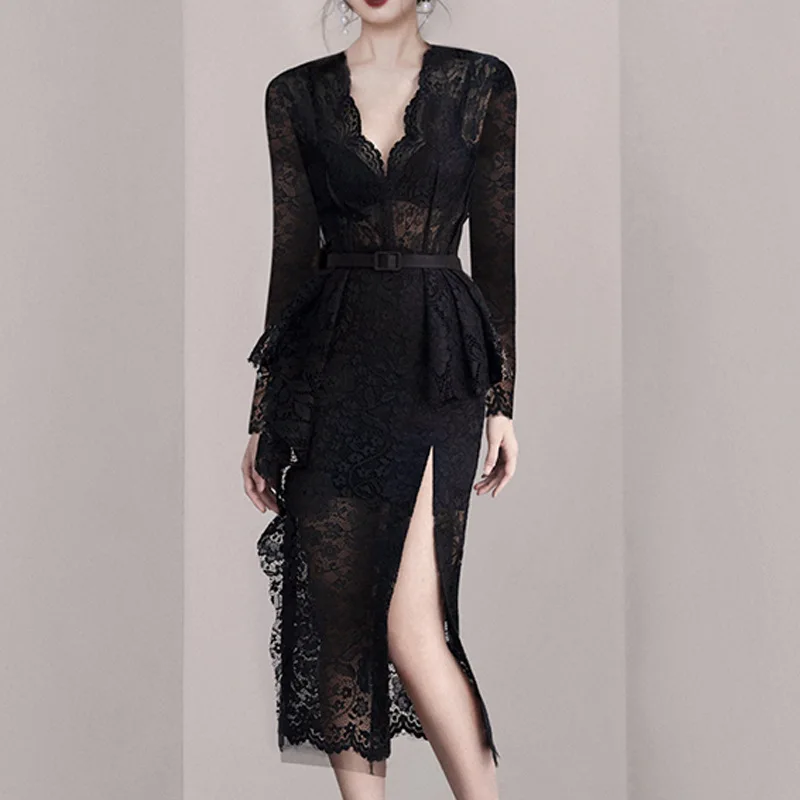 

DEAT Women Black Asymmetrical Hollow Out Lace Dress New V-Neck Long Sleeve Split Fork Hem Slim Fashion Tide Summer 2021 7E7735