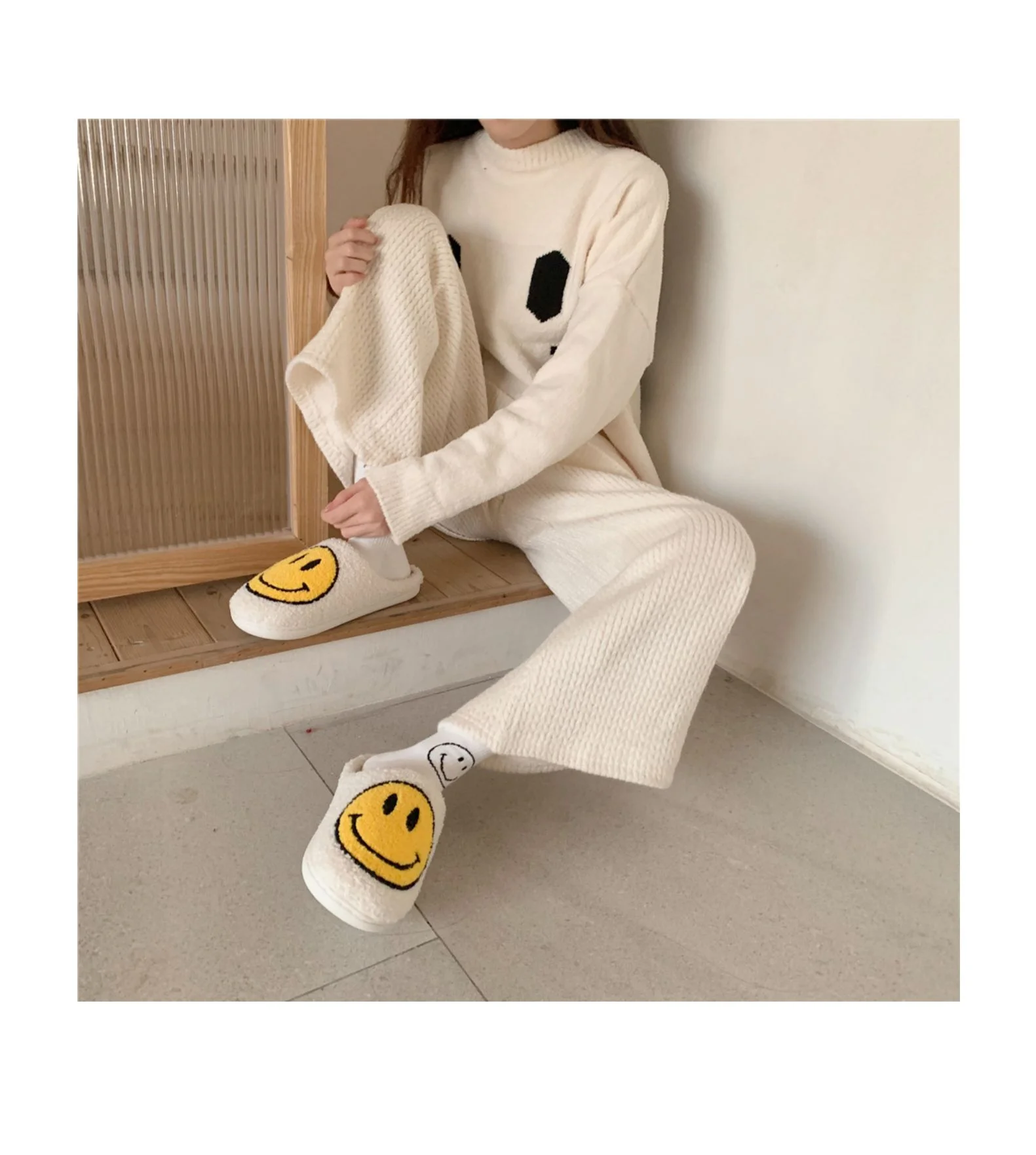 

New Pink Smiley Face Slippers Women Smile Slippers Happy Face Slippers Retro Smiley Face Soft Plush Comfy Warm Slip-on Slippers
