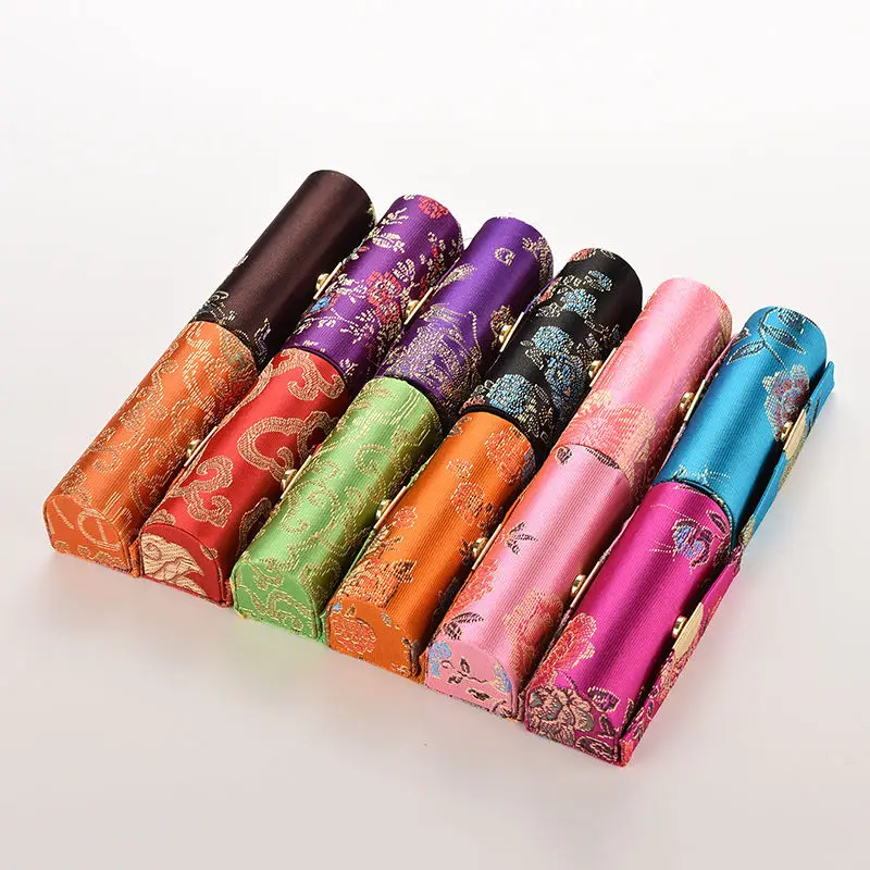 

1PCS Flower Design Retro Lipstick Case Brocade Embroidered Holder Box Chinese Style Bridesmaid Gifts Makeup Tool Kit