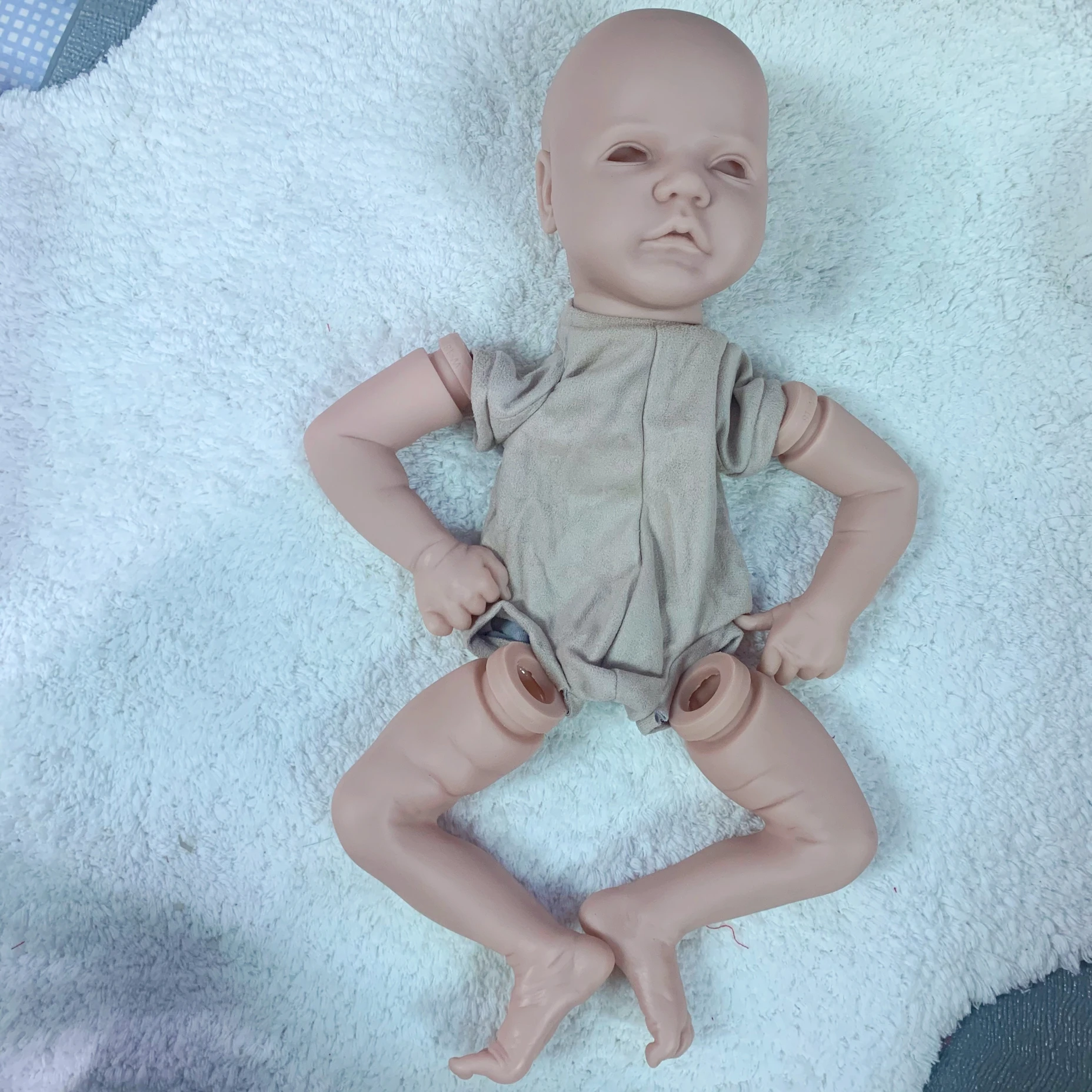 

17inch Reborn Doll Kit Premie Baby Size TWIN B Awake Lifelike Real Soft Touch Fresh Color Unfinished Doll Parts Bebe Reborn Baby