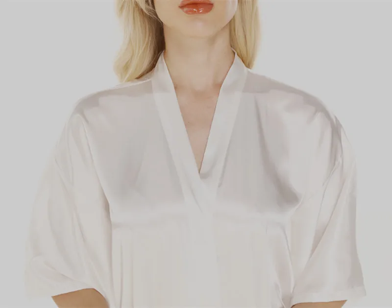 

Bride robe heart Team Bride Golden writing pajamas Robes satin Silk Women Bachelorette Wedding Preparewear party kimono robes