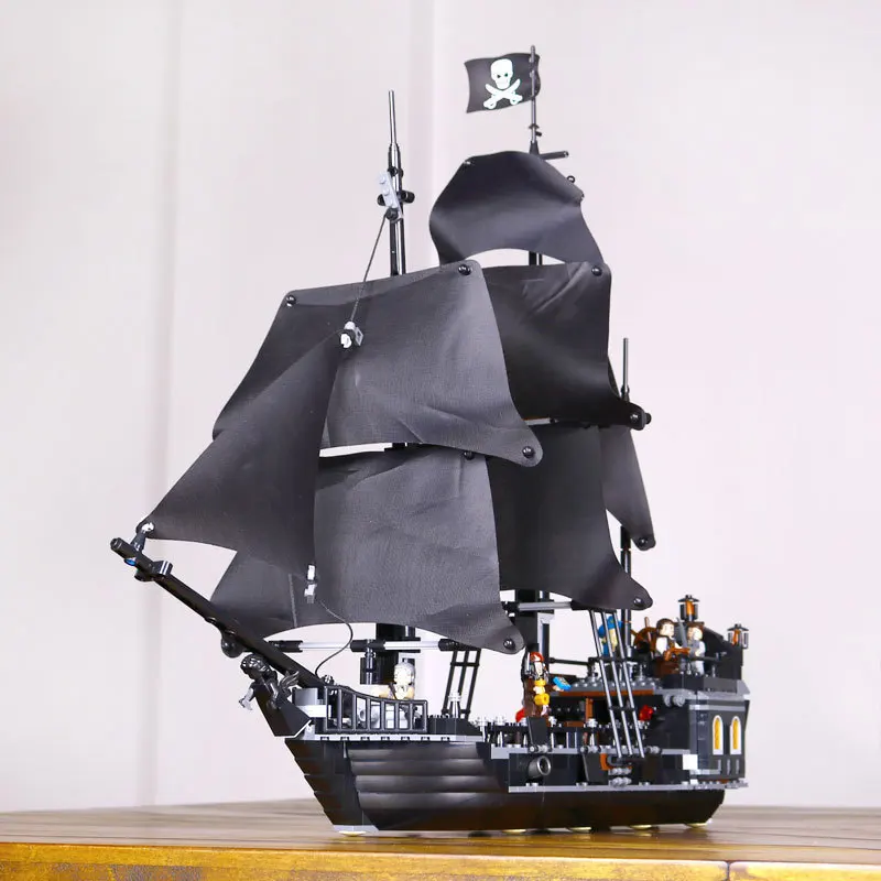 Модели строительный игрушечный набор имперские военные корабли + корабль с