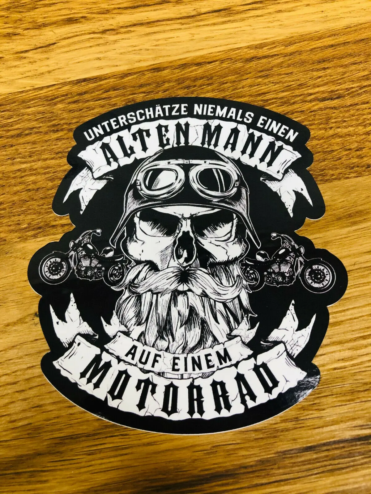 UnterschAtze Niemals Einen Alten Mann Auf Einem Motorrad Aufkleber Sticker Mi486