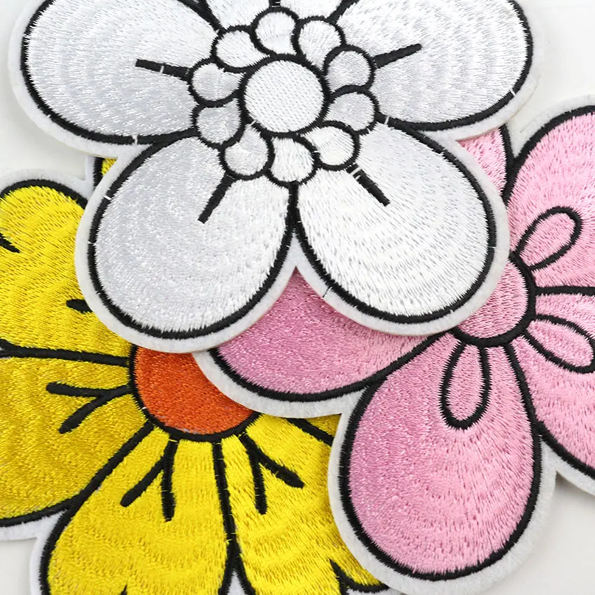 Розовые маленькие нашивки цветок вышитые металлическая аппликация для одежды