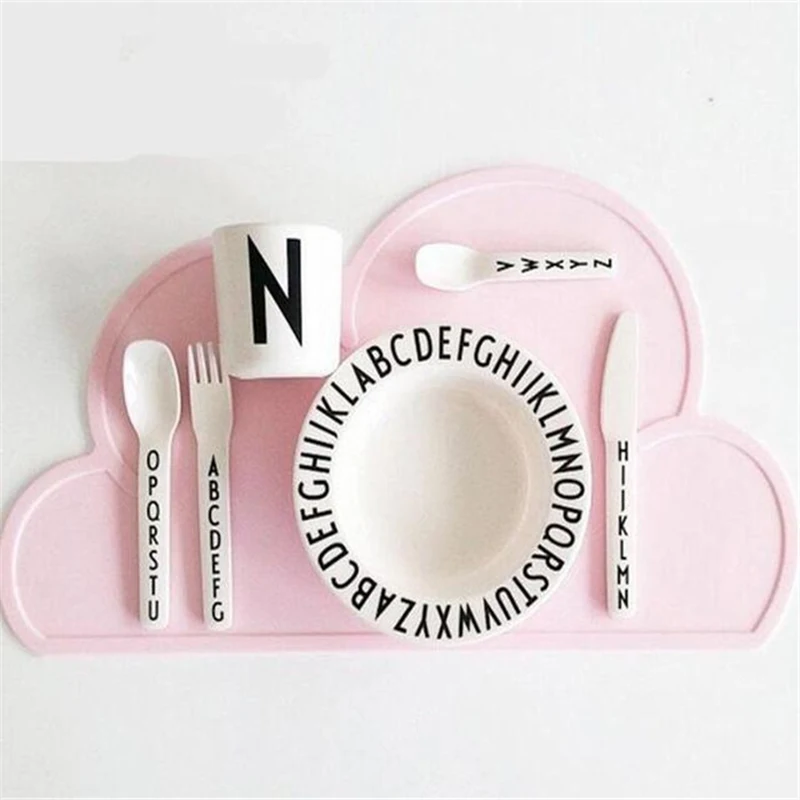 Детская силиконовая салфетка в скандинавском стиле с изображением облаков